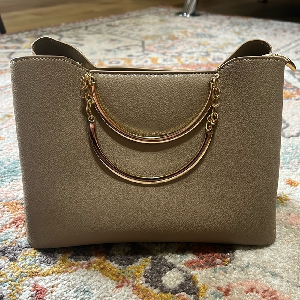Taupe Leather Purse with Zipper and Two Button Side Pockets